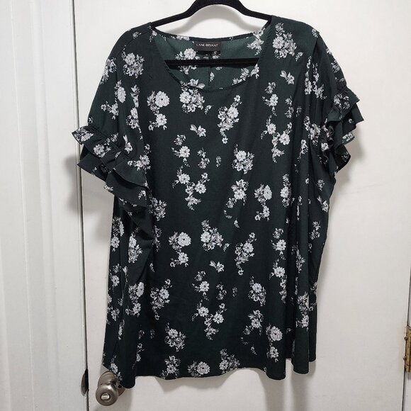 lane bryant Tops - GUC Lane Bryant Size 26 Green Floral Top